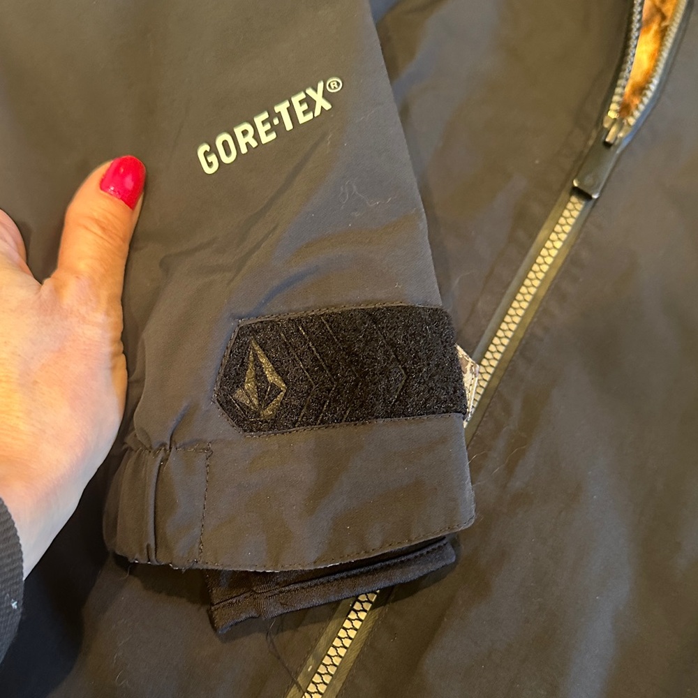 Volcom Asterid Jacket with Leopard Hood - image 5